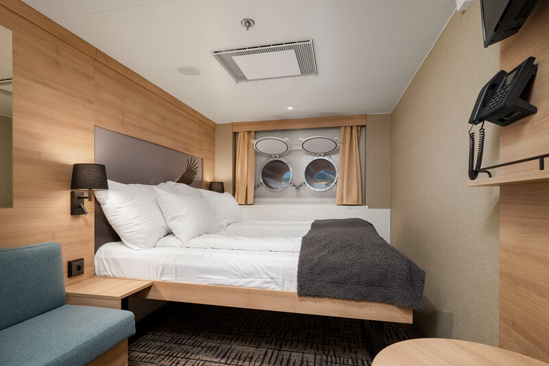 Polar Outside | Double on lower deck with porthole